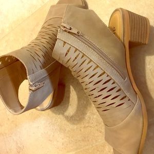 👡 Diba Open Toe Side Zip Bootie